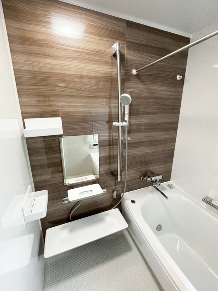 ウエーブ＆スプレー水流で節水しながら軽快な浴び心地　目黒区N様邸